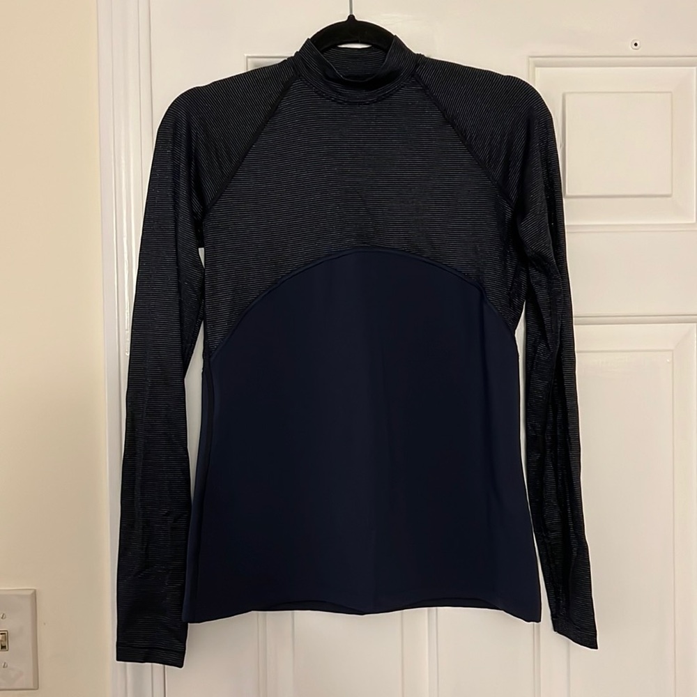 Women’s Nike long sleeve dri fit top
